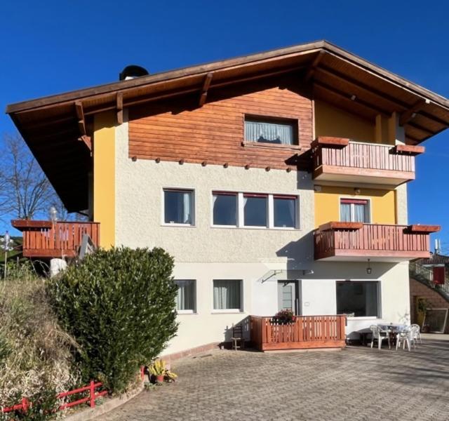 Casa Vacanze A Romeno Eksteriør billede